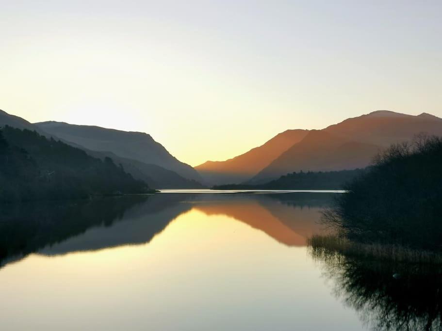 Perfect For Snowdon. Groups, Families+Dogs Welcome Llanberis Ngoại thất bức ảnh