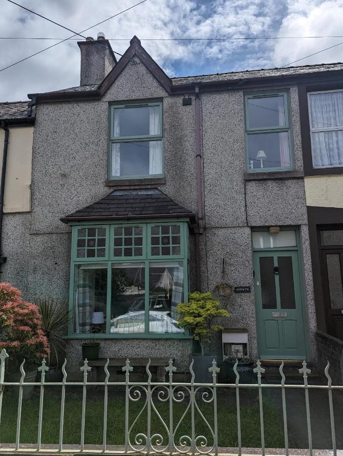 Perfect For Snowdon. Groups, Families+Dogs Welcome Llanberis Ngoại thất bức ảnh